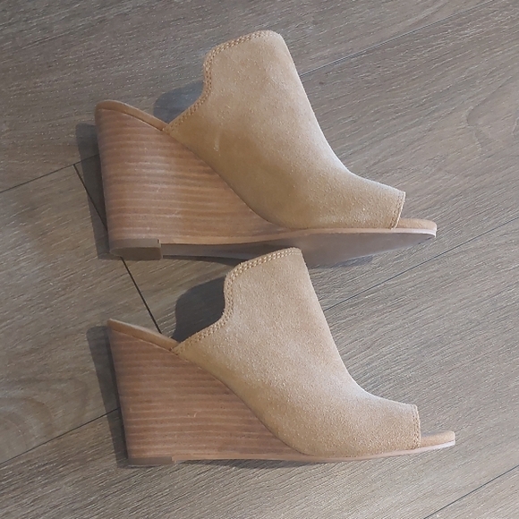 Lucky Brand Tan Mules with Wedge Heel - Picture 4 of 5